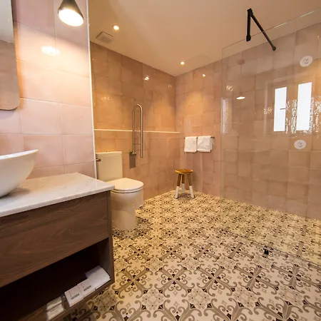 Lady Todd Hotel 3*