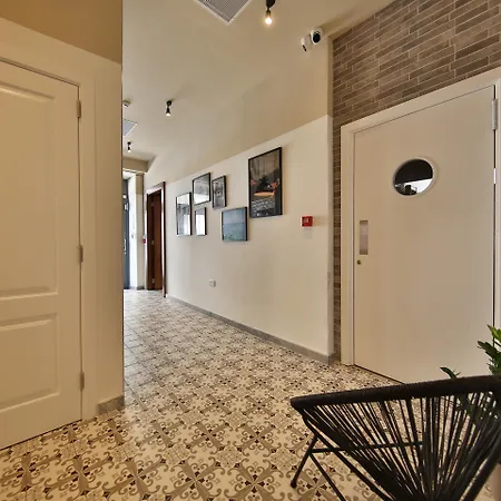 Lady Todd Hotel 3*