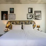 Lady Todd Hotel 3*
