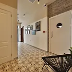 Lady Todd Hotel 3*